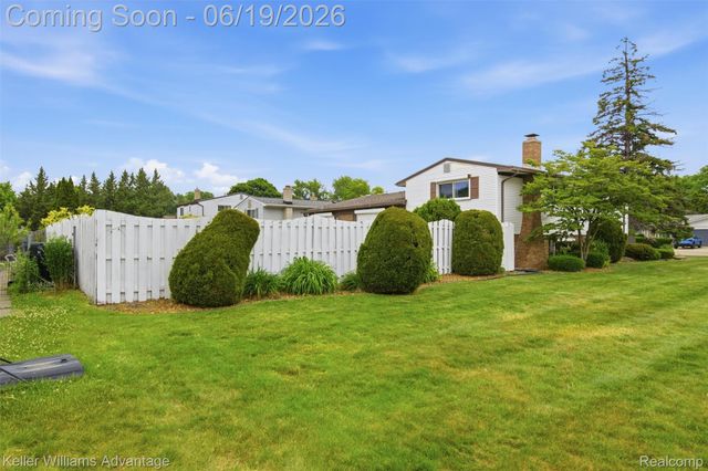 35729 Duke Drive, Sterling Heights, MI 48310
