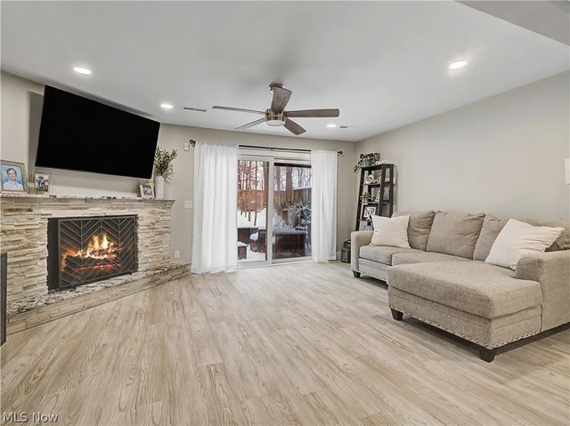 1943 Savannah, Westlake, OH 44145