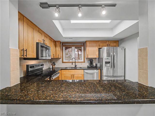 1943 Savannah, Westlake, OH 44145