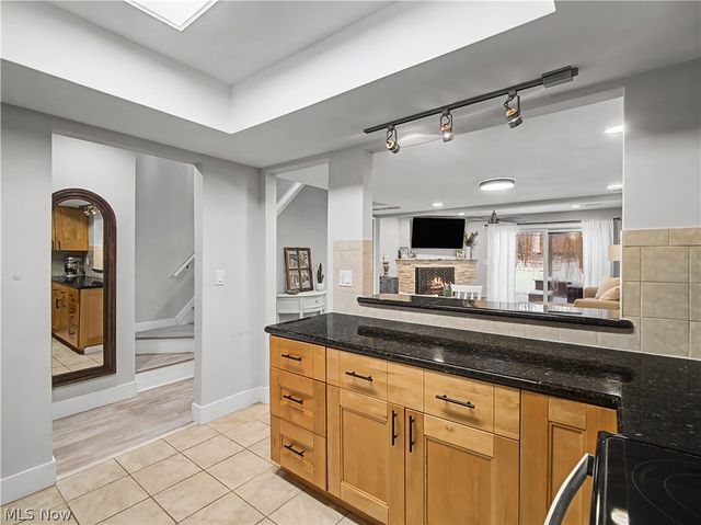 1943 Savannah, Westlake, OH 44145