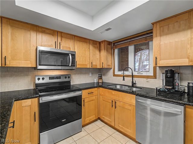 1943 Savannah, Westlake, OH 44145