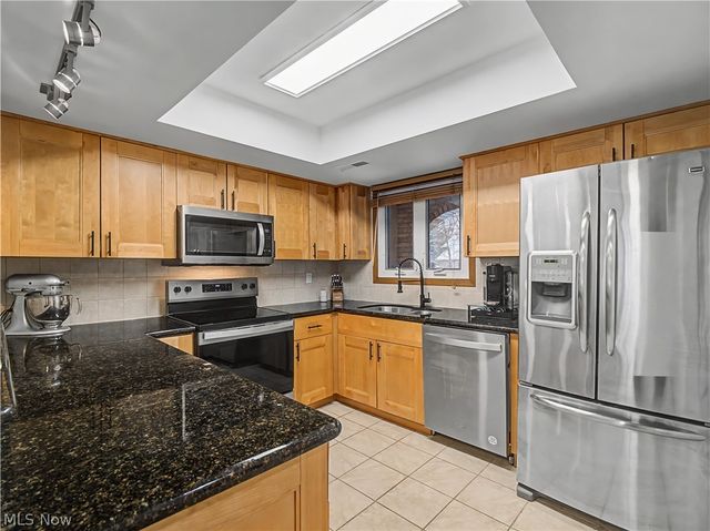 1943 Savannah, Westlake, OH 44145