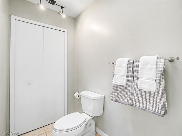 1943 Savannah, Westlake, OH 44145