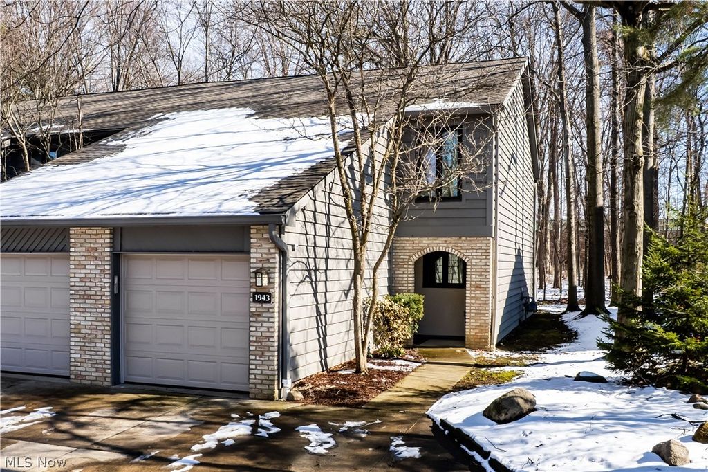 1943 Savannah, Westlake, OH 44145