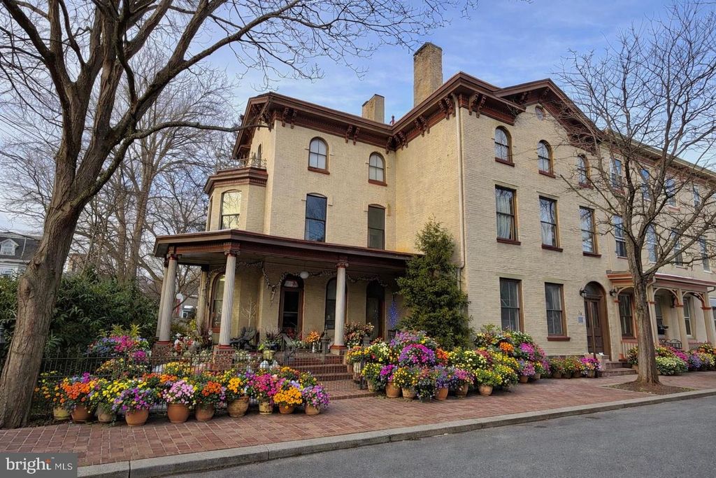 26 YORK ST, Lambertville, NJ 08530