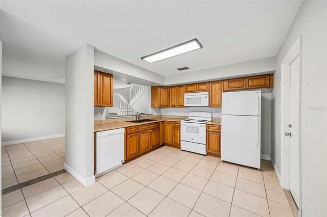 4586 PHEASANT RUN DRIVE 6B, Orlando, FL 32808
