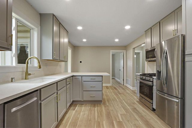 1523 22nd AVENUE, Kenosha, WI 53140