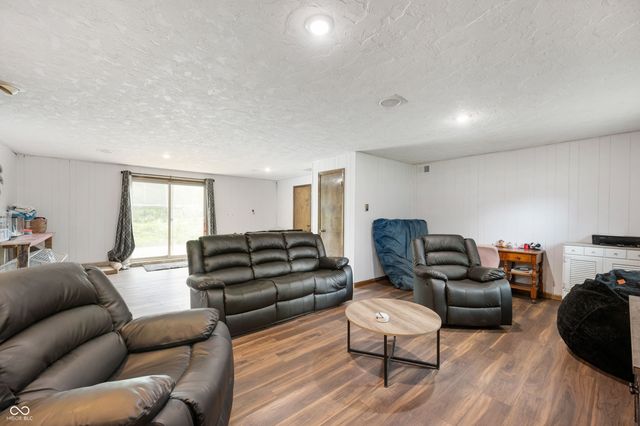 5631 N Olivia Drive, Alexandria, IN 46001