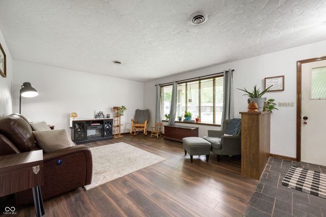 5631 N Olivia Drive, Alexandria, IN 46001