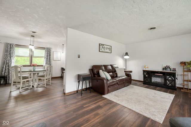 5631 N Olivia Drive, Alexandria, IN 46001