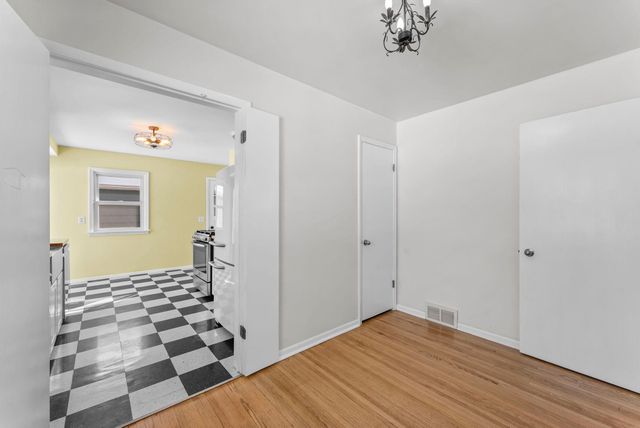 11832 Crawford Road W, Minnetonka, MN 55343