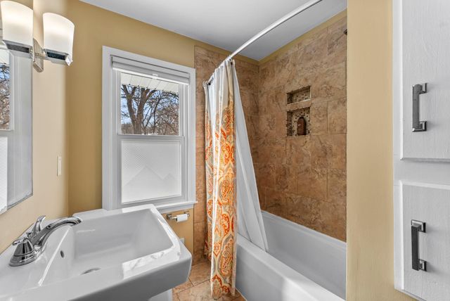 11832 Crawford Road W, Minnetonka, MN 55343