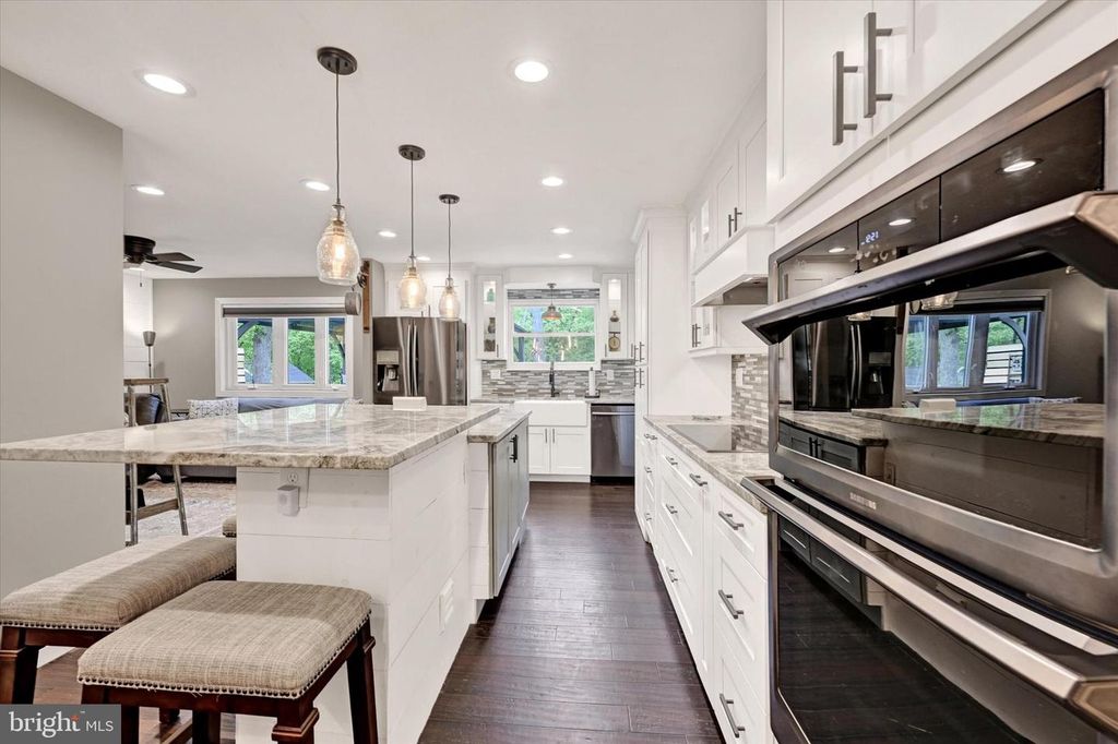 Image 11 of property listing at 4296 WOLF HILL DR, Hampstead, MD 21074