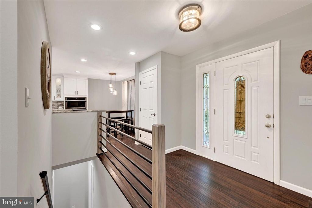 Image 4 of property listing at 4296 WOLF HILL DR, Hampstead, MD 21074