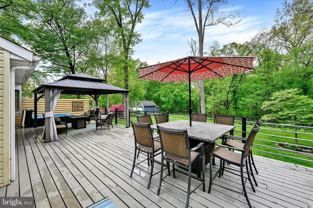 Image 41 of property listing at 4296 WOLF HILL DR, Hampstead, MD 21074