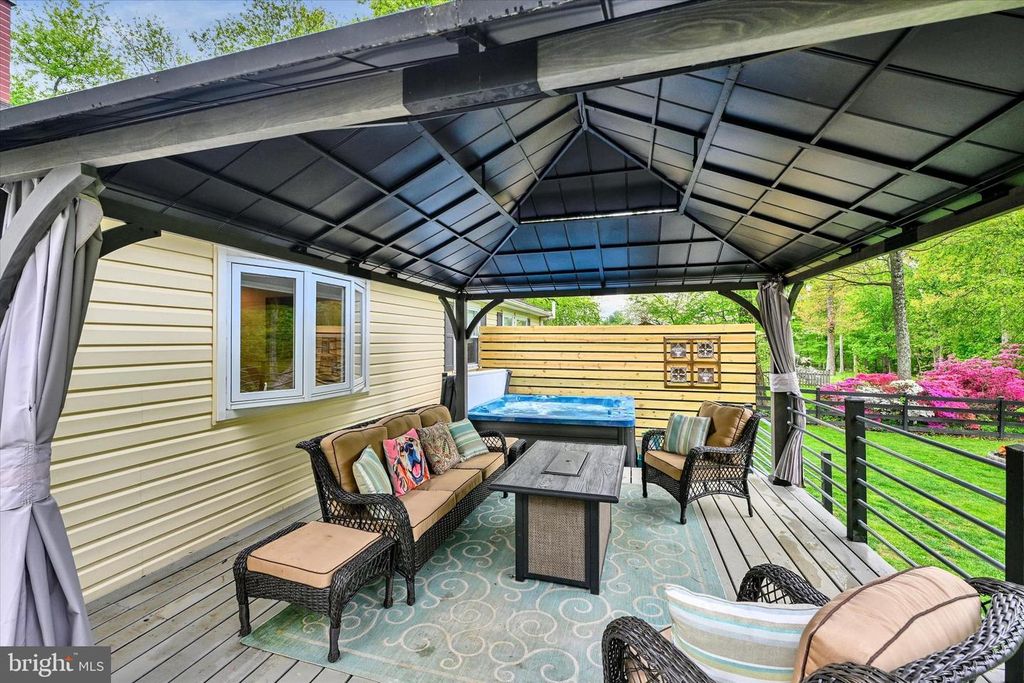 Image 42 of property listing at 4296 WOLF HILL DR, Hampstead, MD 21074