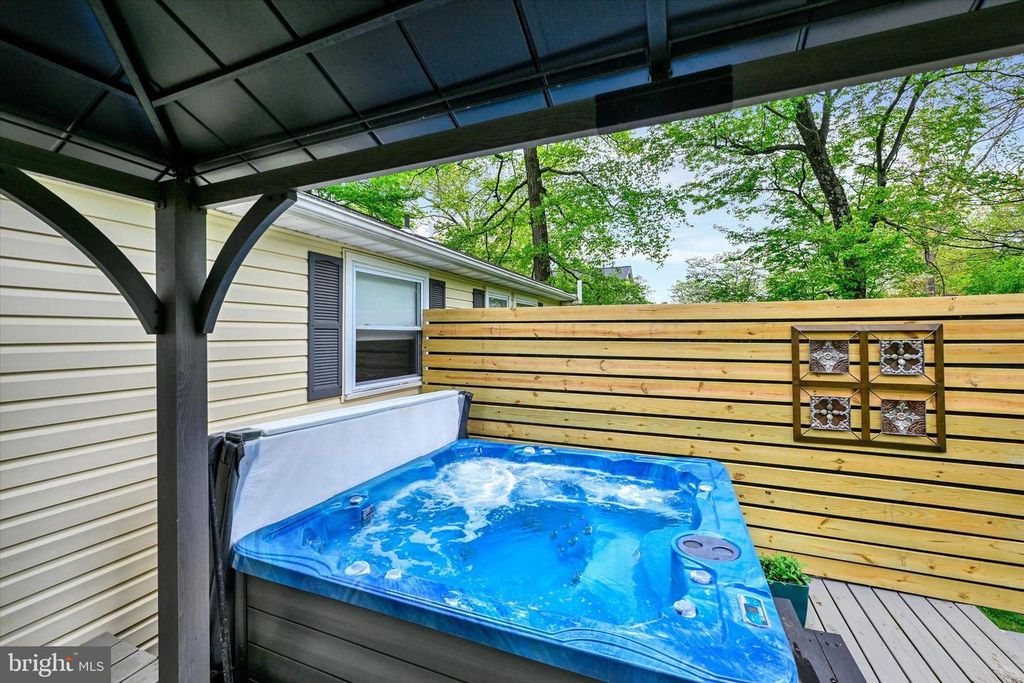 Image 43 of property listing at 4296 WOLF HILL DR, Hampstead, MD 21074