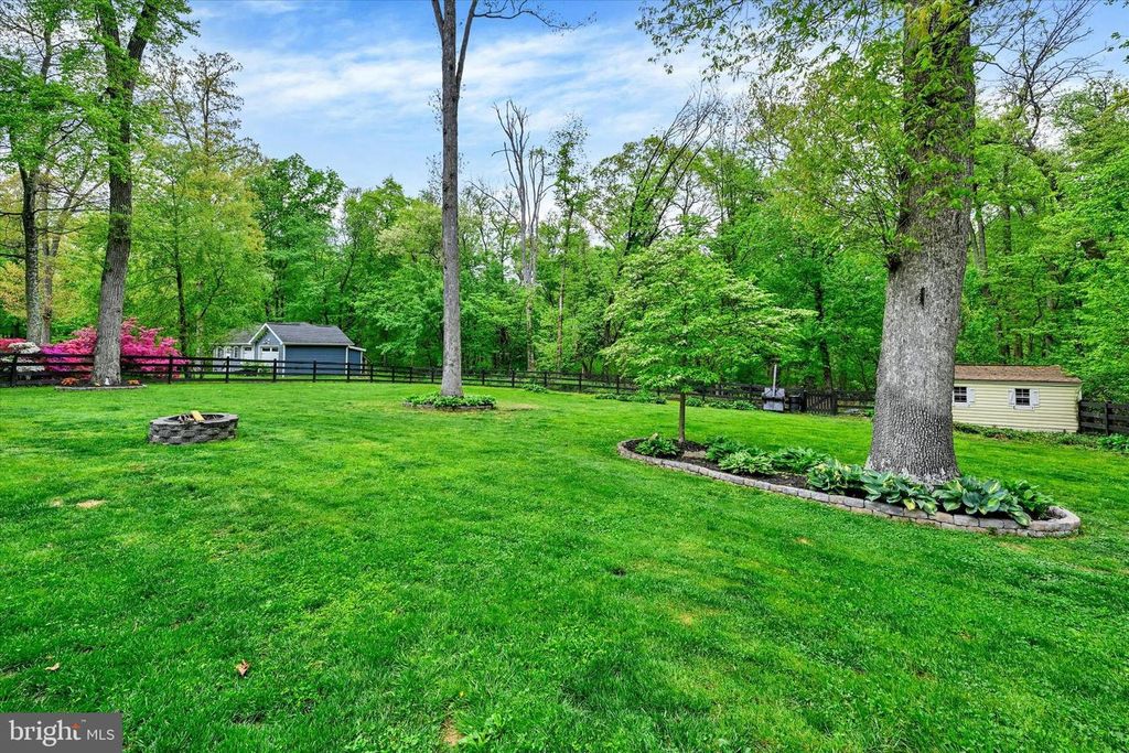 Image 44 of property listing at 4296 WOLF HILL DR, Hampstead, MD 21074