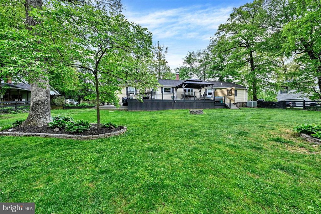 Image 45 of property listing at 4296 WOLF HILL DR, Hampstead, MD 21074