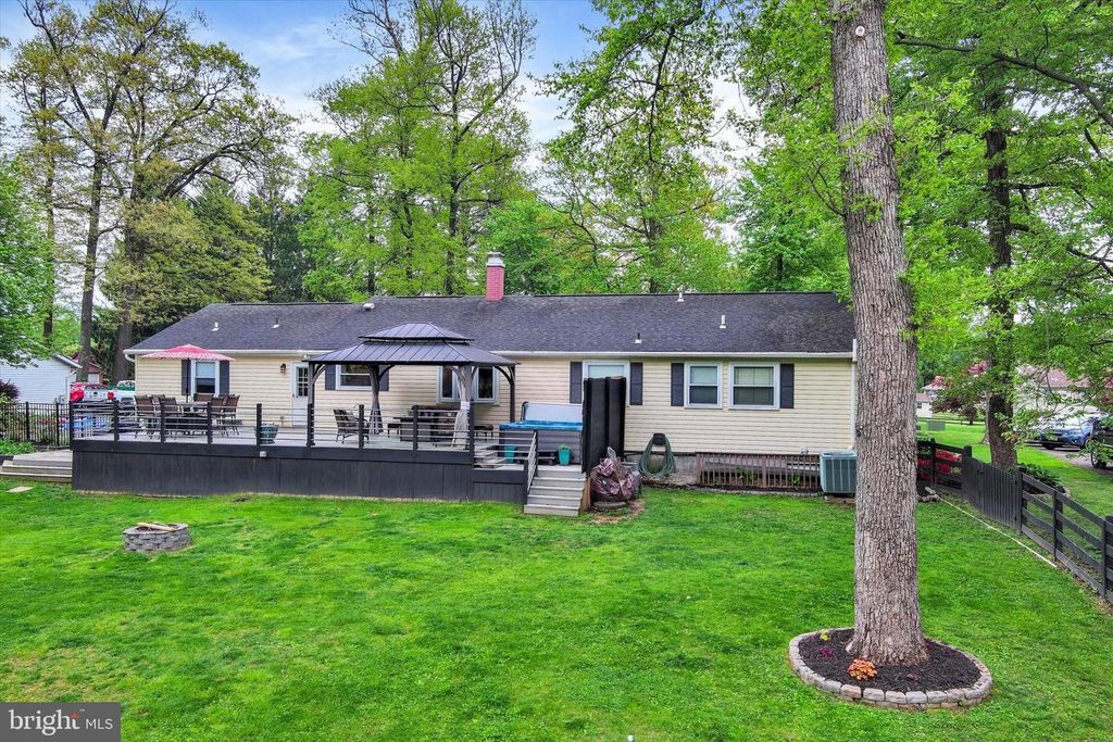 Image 46 of property listing at 4296 WOLF HILL DR, Hampstead, MD 21074