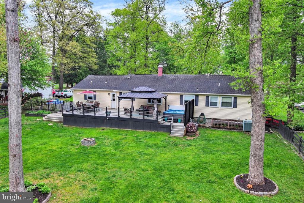 Image 47 of property listing at 4296 WOLF HILL DR, Hampstead, MD 21074