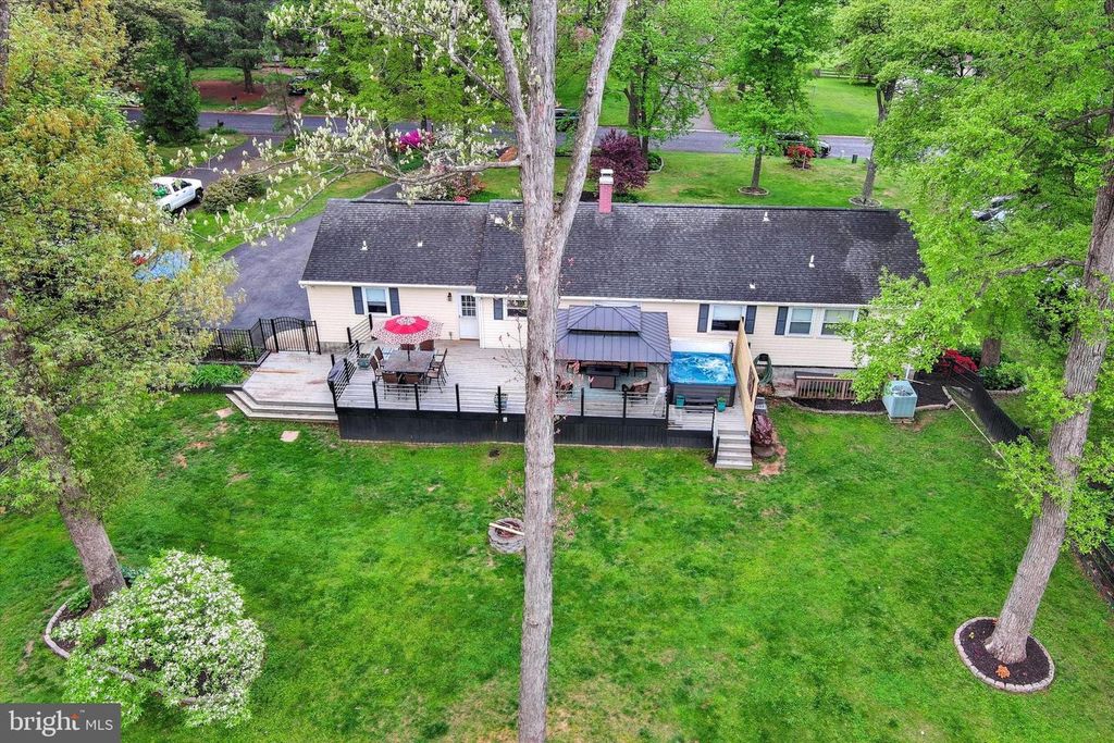 Image 49 of property listing at 4296 WOLF HILL DR, Hampstead, MD 21074