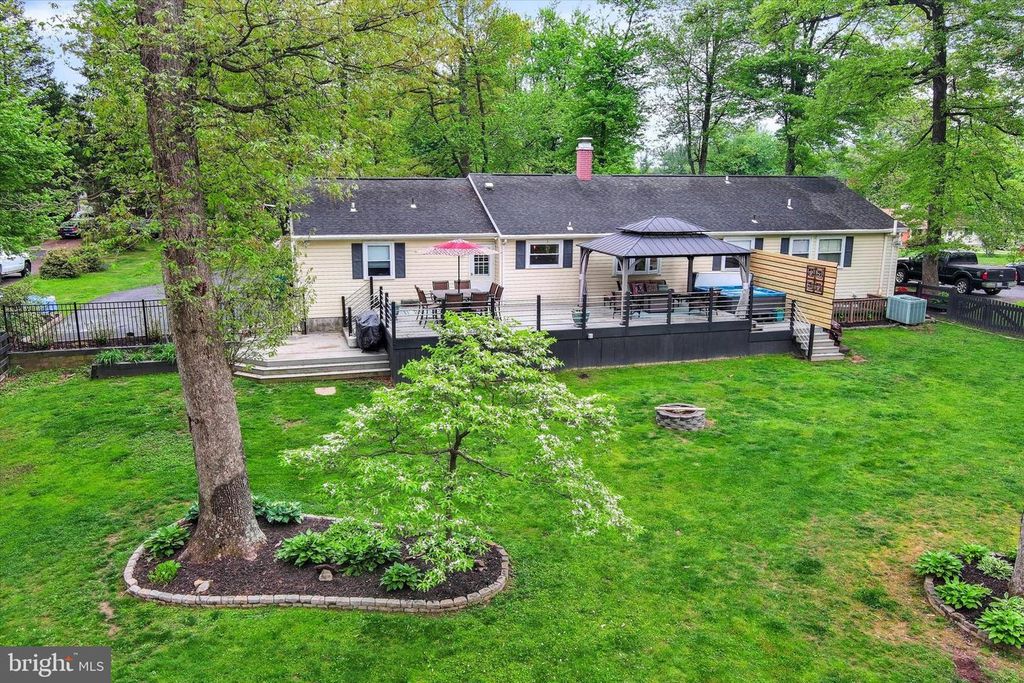 Image 50 of property listing at 4296 WOLF HILL DR, Hampstead, MD 21074