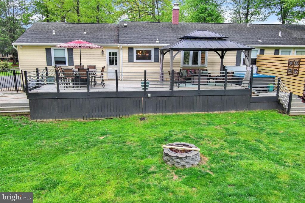 Image 52 of property listing at 4296 WOLF HILL DR, Hampstead, MD 21074