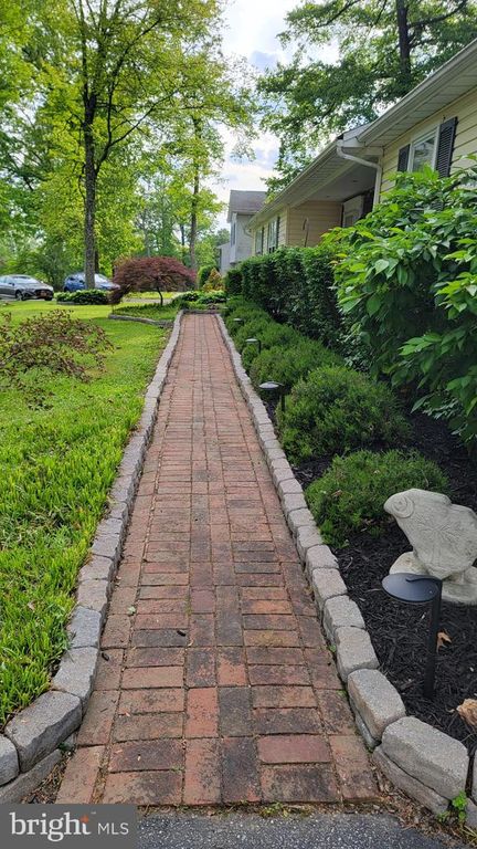 Image 62 of property listing at 4296 WOLF HILL DR, Hampstead, MD 21074