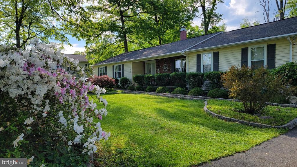 Image 63 of property listing at 4296 WOLF HILL DR, Hampstead, MD 21074
