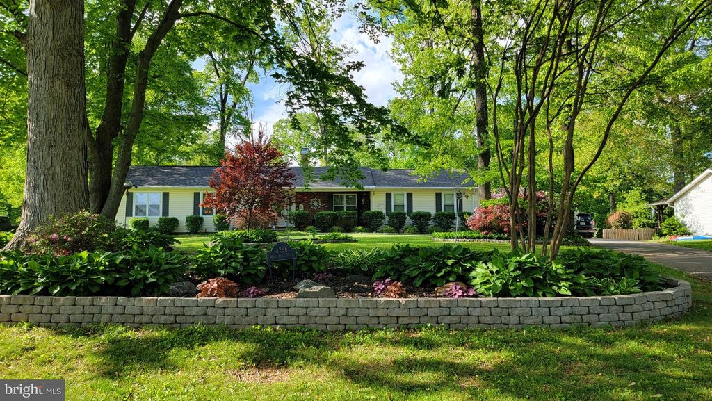 Image 64 of property listing at 4296 WOLF HILL DR, Hampstead, MD 21074