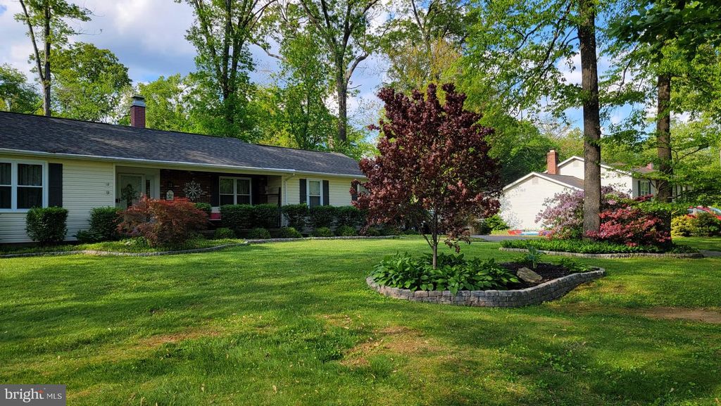 Image 65 of property listing at 4296 WOLF HILL DR, Hampstead, MD 21074