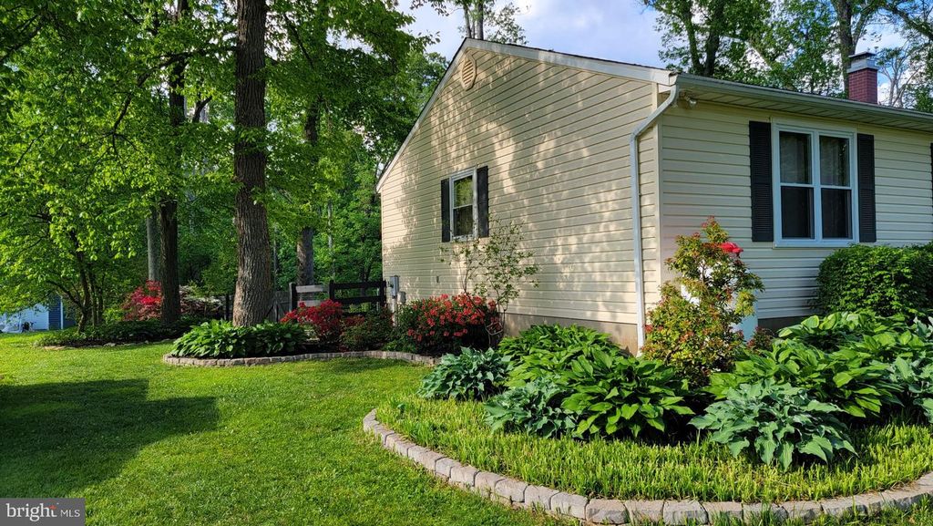 Image 66 of property listing at 4296 WOLF HILL DR, Hampstead, MD 21074