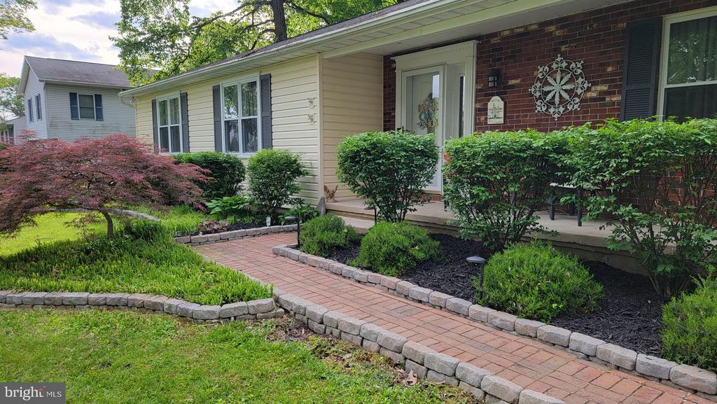Image 68 of property listing at 4296 WOLF HILL DR, Hampstead, MD 21074
