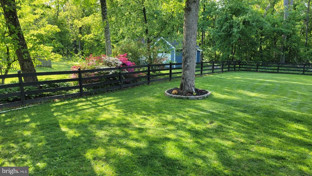 Image 69 of property listing at 4296 WOLF HILL DR, Hampstead, MD 21074
