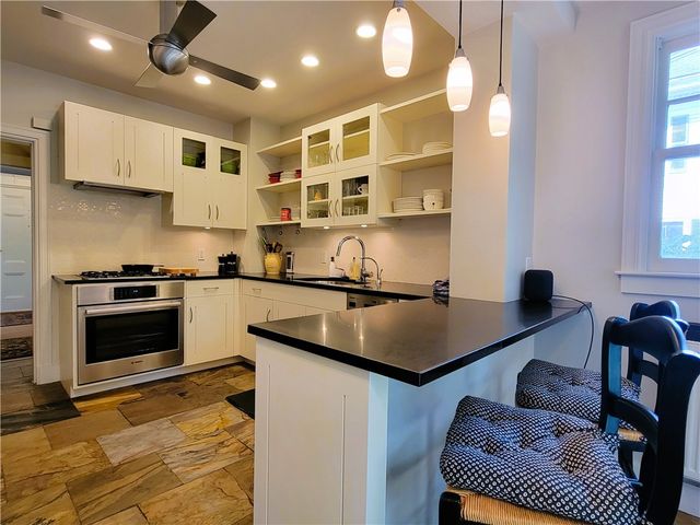 60 Prairie Avenue, Newport, RI 02840