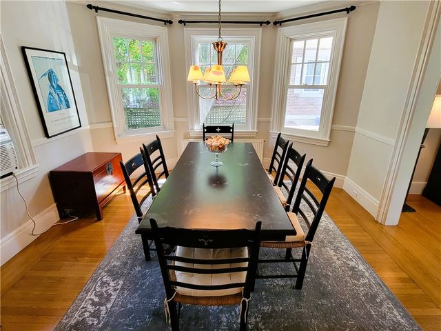 60 Prairie Avenue, Newport, RI 02840