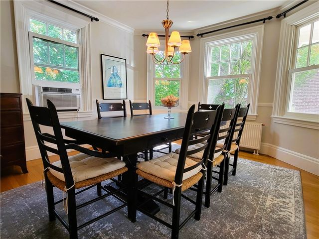 60 Prairie Avenue, Newport, RI 02840