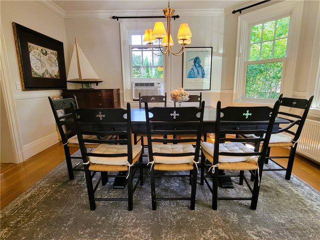 60 Prairie Avenue, Newport, RI 02840