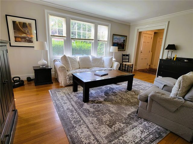 60 Prairie Avenue, Newport, RI 02840