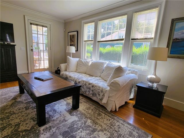 60 Prairie Avenue, Newport, RI 02840