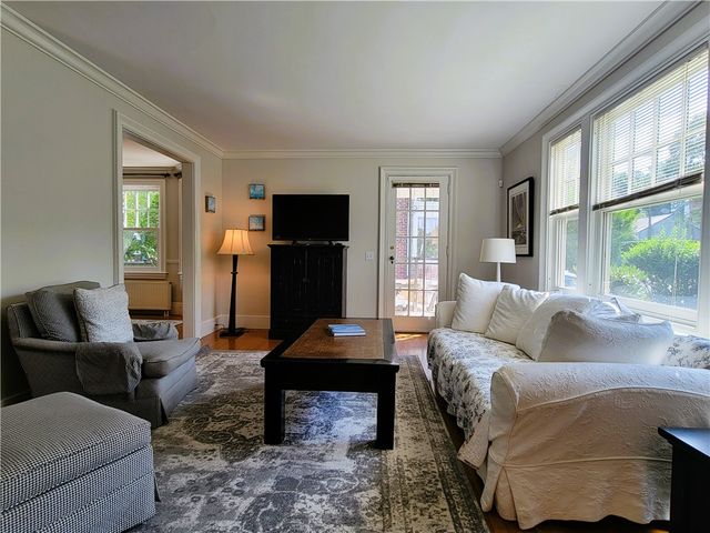 60 Prairie Avenue, Newport, RI 02840