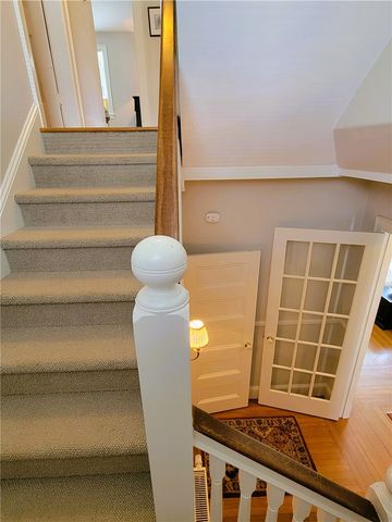 60 Prairie Avenue, Newport, RI 02840