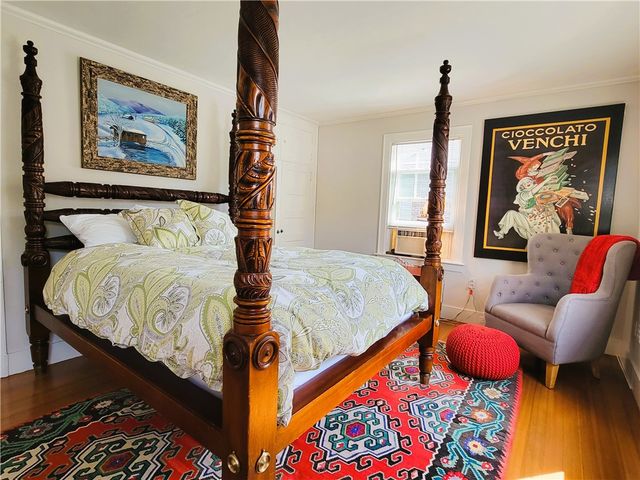 60 Prairie Avenue, Newport, RI 02840