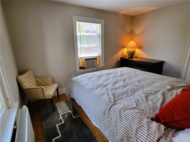 60 Prairie Avenue, Newport, RI 02840