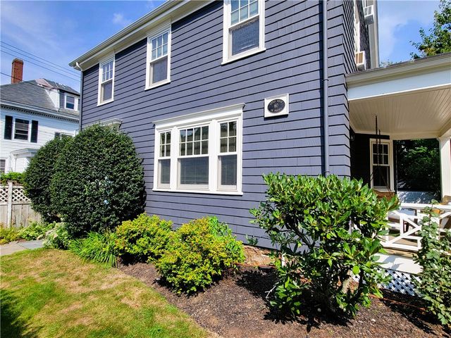60 Prairie Avenue, Newport, RI 02840