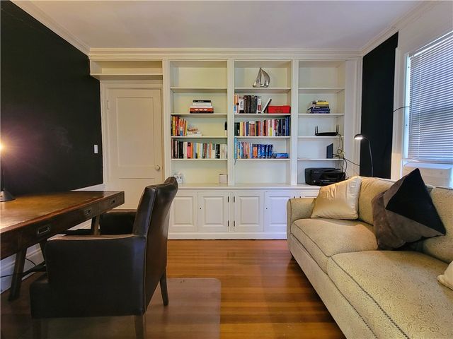 60 Prairie Avenue, Newport, RI 02840