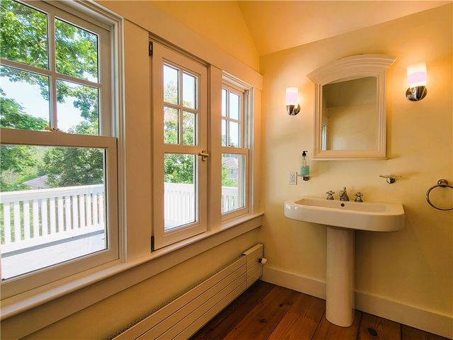 60 Prairie Avenue, Newport, RI 02840