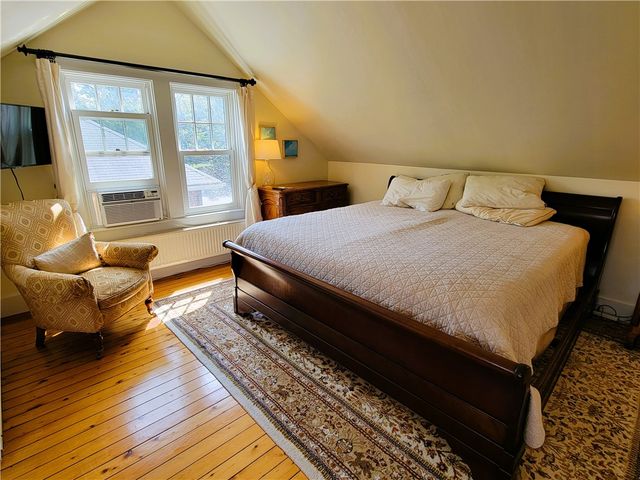 60 Prairie Avenue, Newport, RI 02840