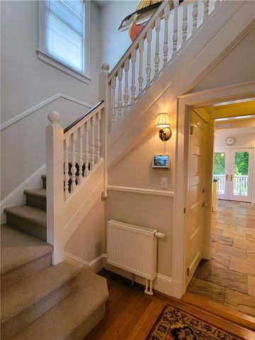 60 Prairie Avenue, Newport, RI 02840